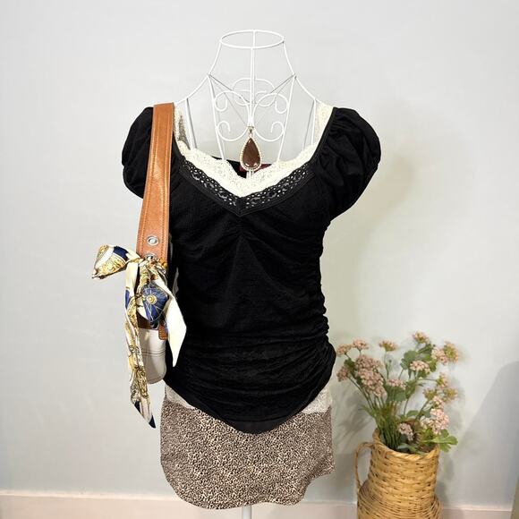 Cute vintage y2k black ruched tight embroidered blouse - Picture 2 of 6